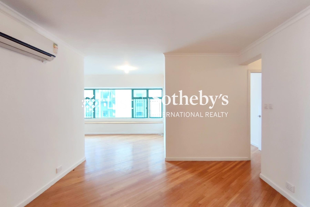 Robinson Place 雍景臺 | Living and Dining Room