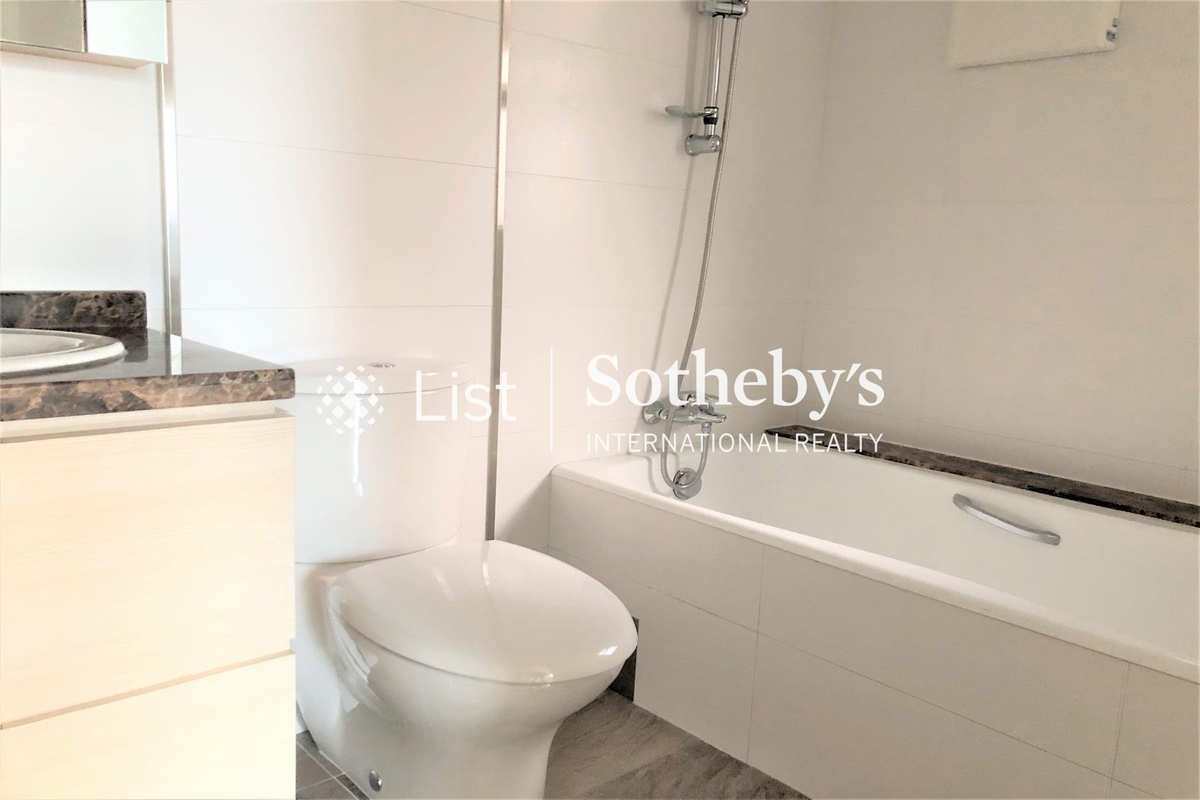 Robinson Place 雍景台 | Master Bathroom