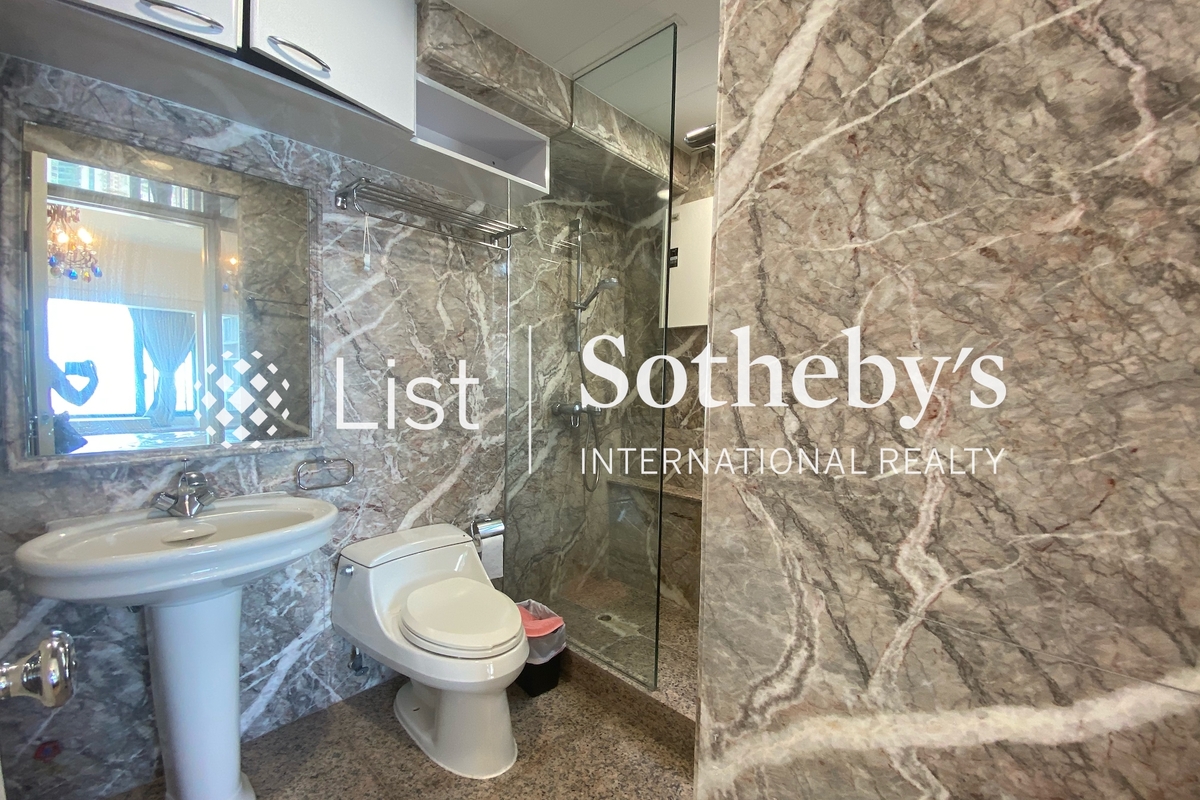 Robinson Place 雍景台 | Master Bathroom