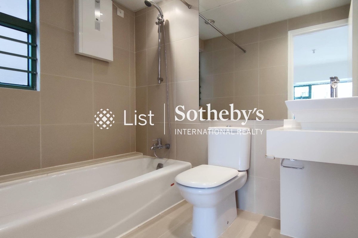 Robinson Place 雍景台 | Master Bathroom