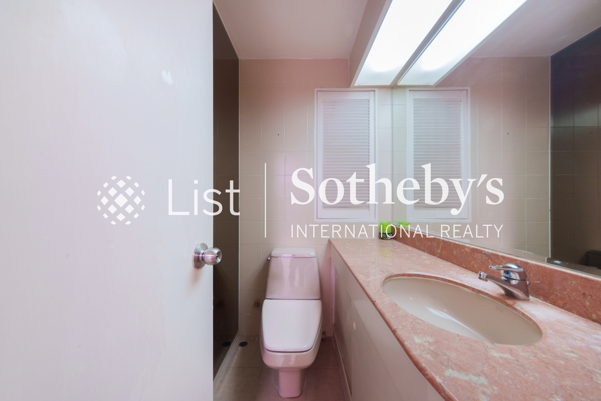 Fontana Gardens 豪園 | Guest Powder Room