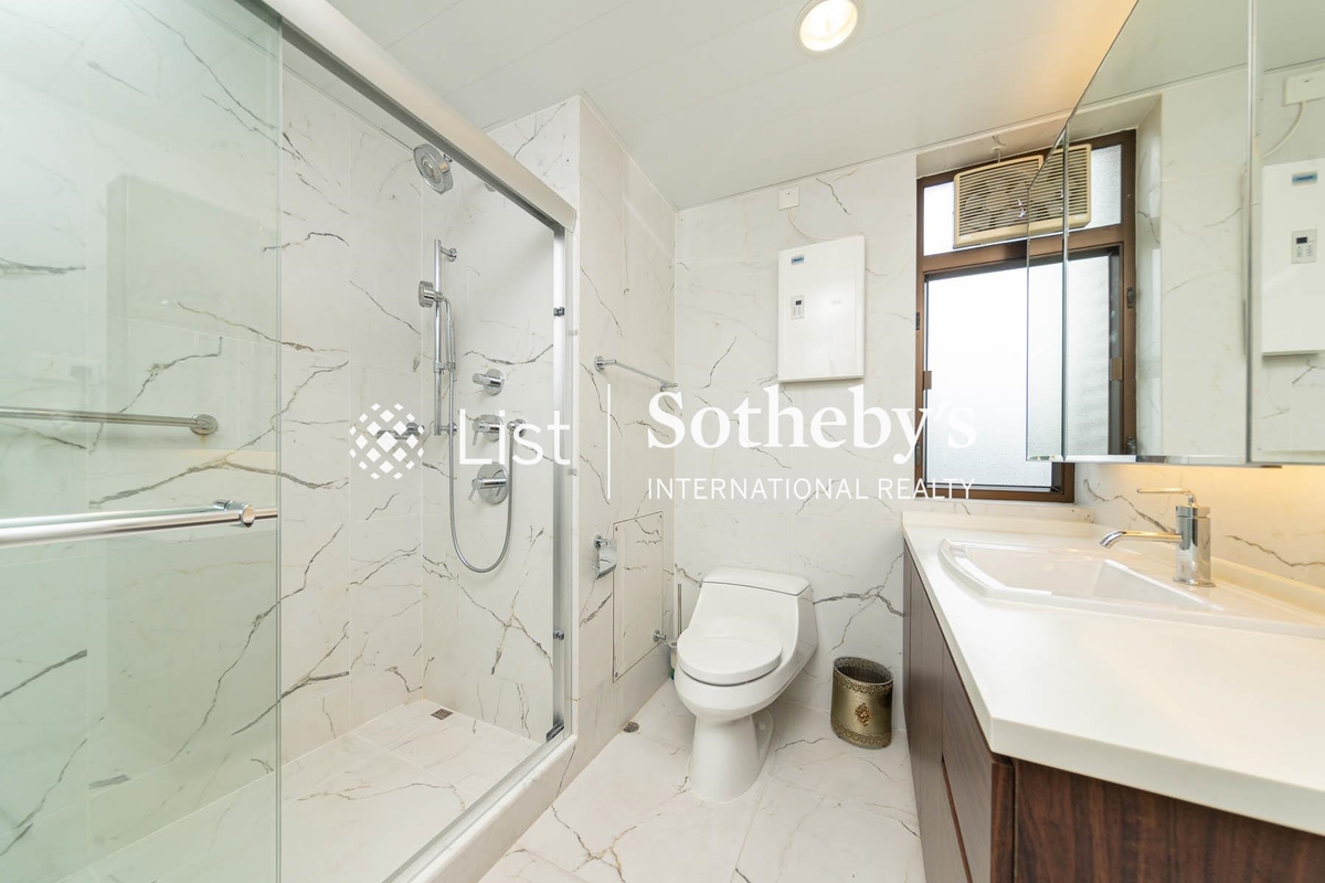 Fontana Gardens 豪園 | Master Bathroom