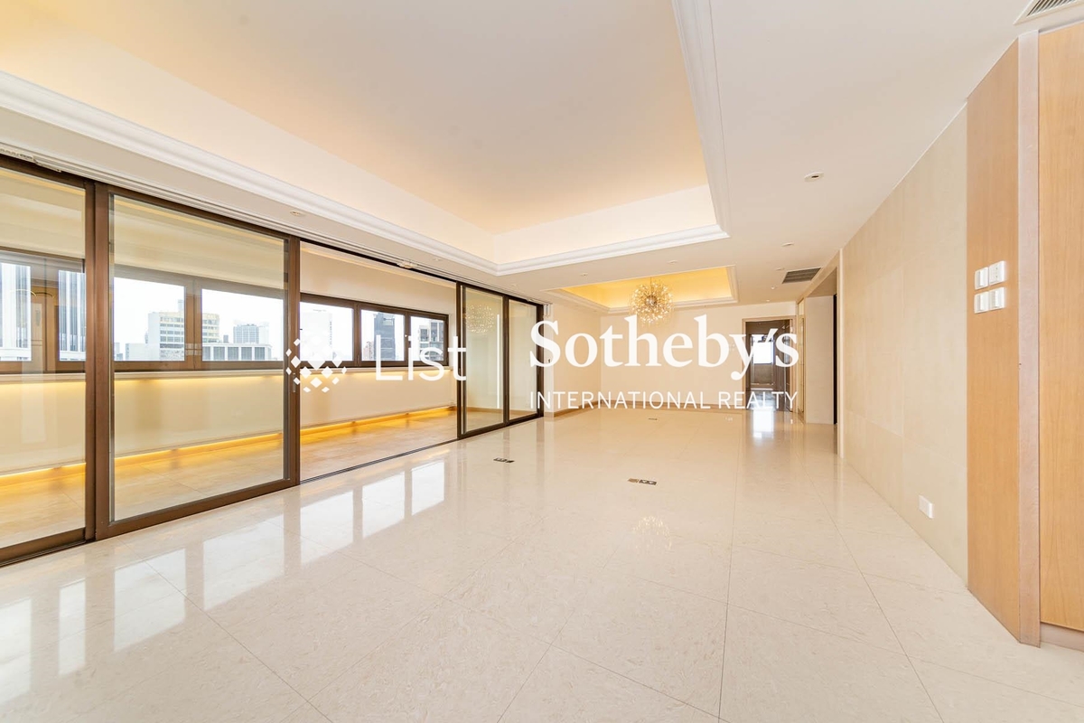 Fontana Gardens 豪園 | Living and Dining Room