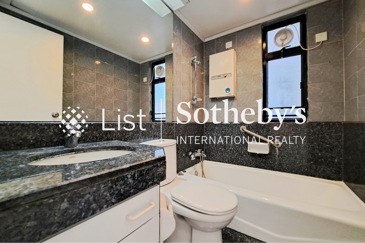 Vantage Park 慧豪閣 | Master Bathroom