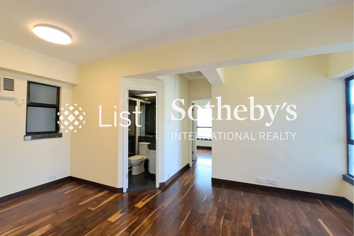 Vantage Park 慧豪閣 | Living and Dining Room