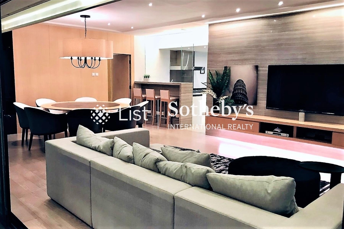 Fontana Gardens 豪園 | Living and Dining Room