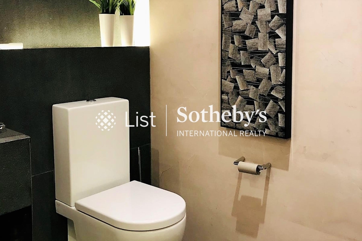 Fontana Gardens 豪園 | Guest Bathroom