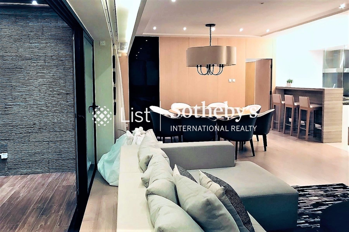 Fontana Gardens 豪園 | Balcony off Living and Dining Room