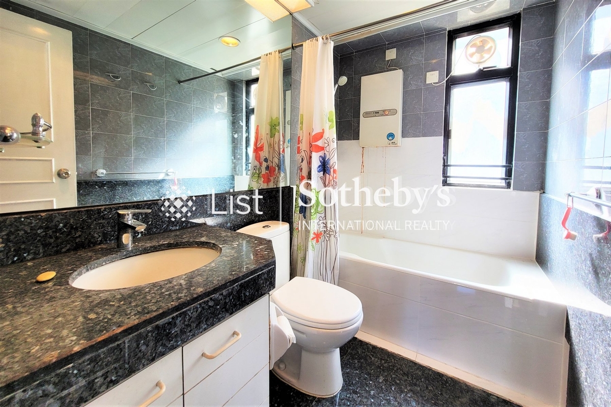 Vantage Park 慧豪閣 | Master Bathroom