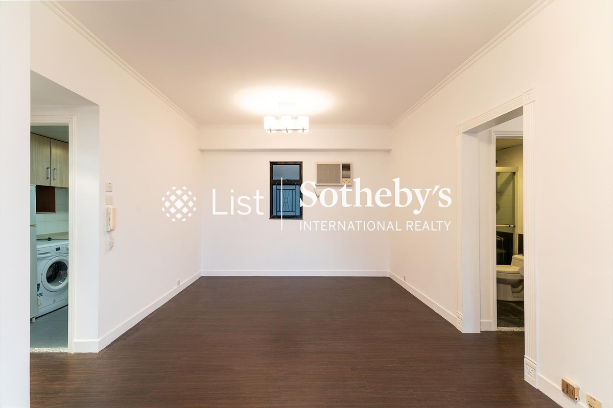 Valiant Park 駿豪閣 | Living and Dining Room