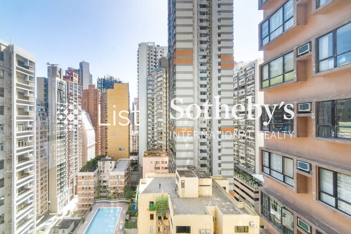Valiant Park 駿豪閣 | View from Living and Dining Room