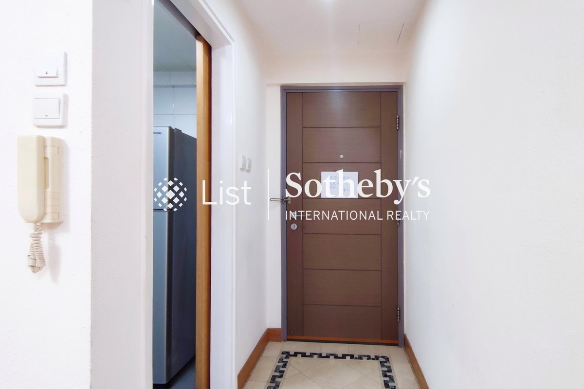 Valiant Park 駿豪閣 | Corridor