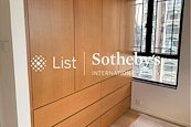 Valiant Park 駿豪閣 | Built-in Wardrobe in Master Bedroom 