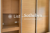 Valiant Park 駿豪閣 | Built-in Wardrobe in Master Bedroom 