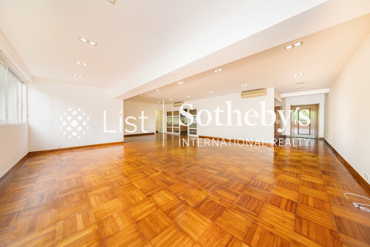 Fontana Gardens 豪園 | Living and Dining Room