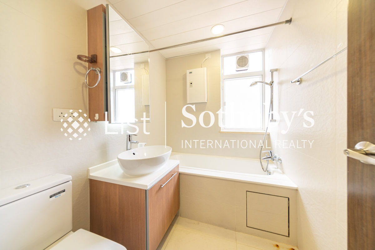 Fontana Gardens 豪園 | Guest Bathroom