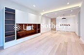 31 Robinson Road 羅便臣道31號 | Living and Dining Room