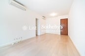 31 Robinson Road 羅便臣道31號 | Living and Dining Room