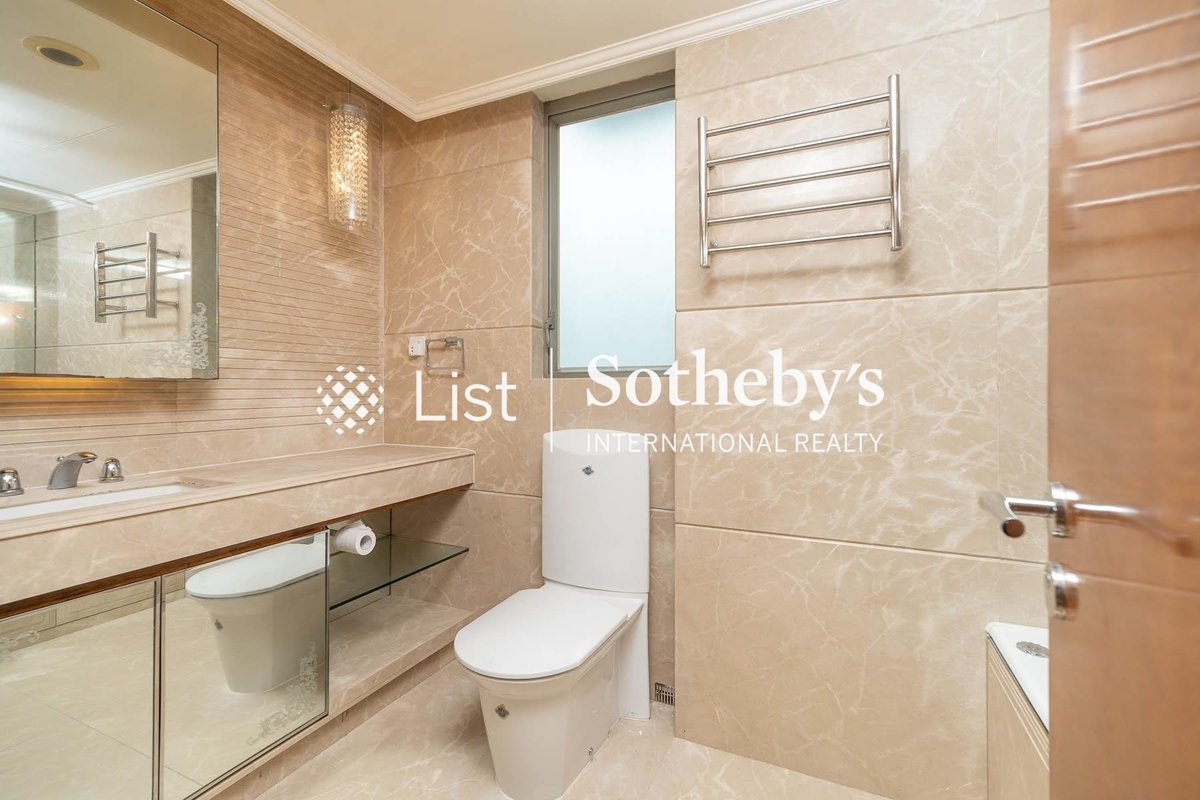 31 Robinson Road 罗便臣道31号 | Master Bathroom