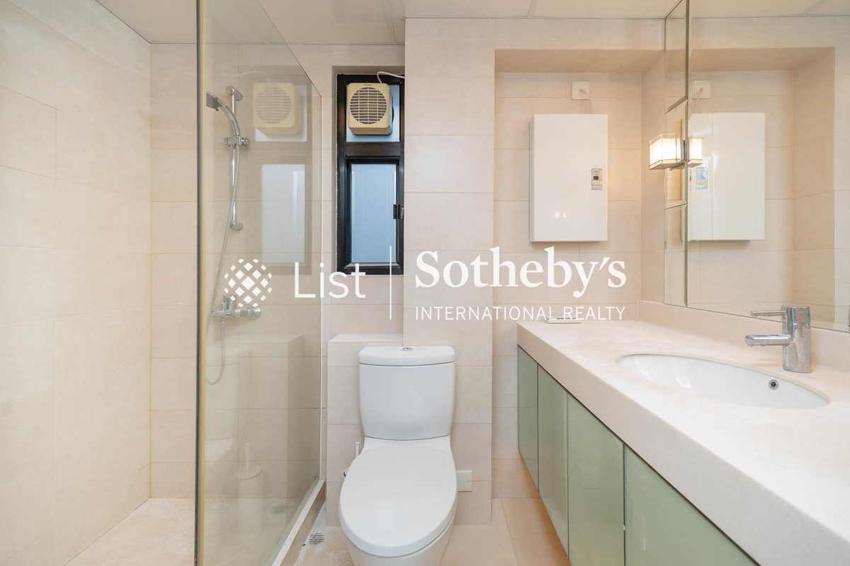 The Grand Panorama 嘉兆臺 | Guest Bathroom