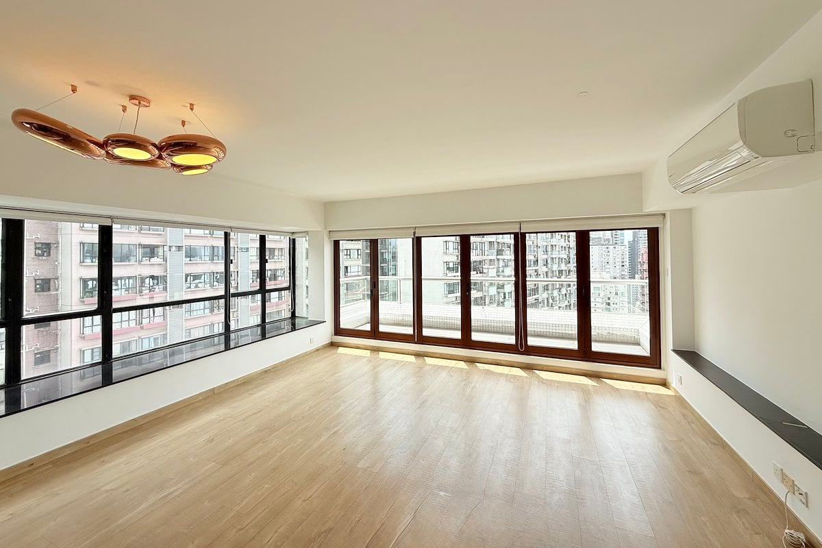 The Grand Panorama 嘉兆臺 | Living and Dining Room