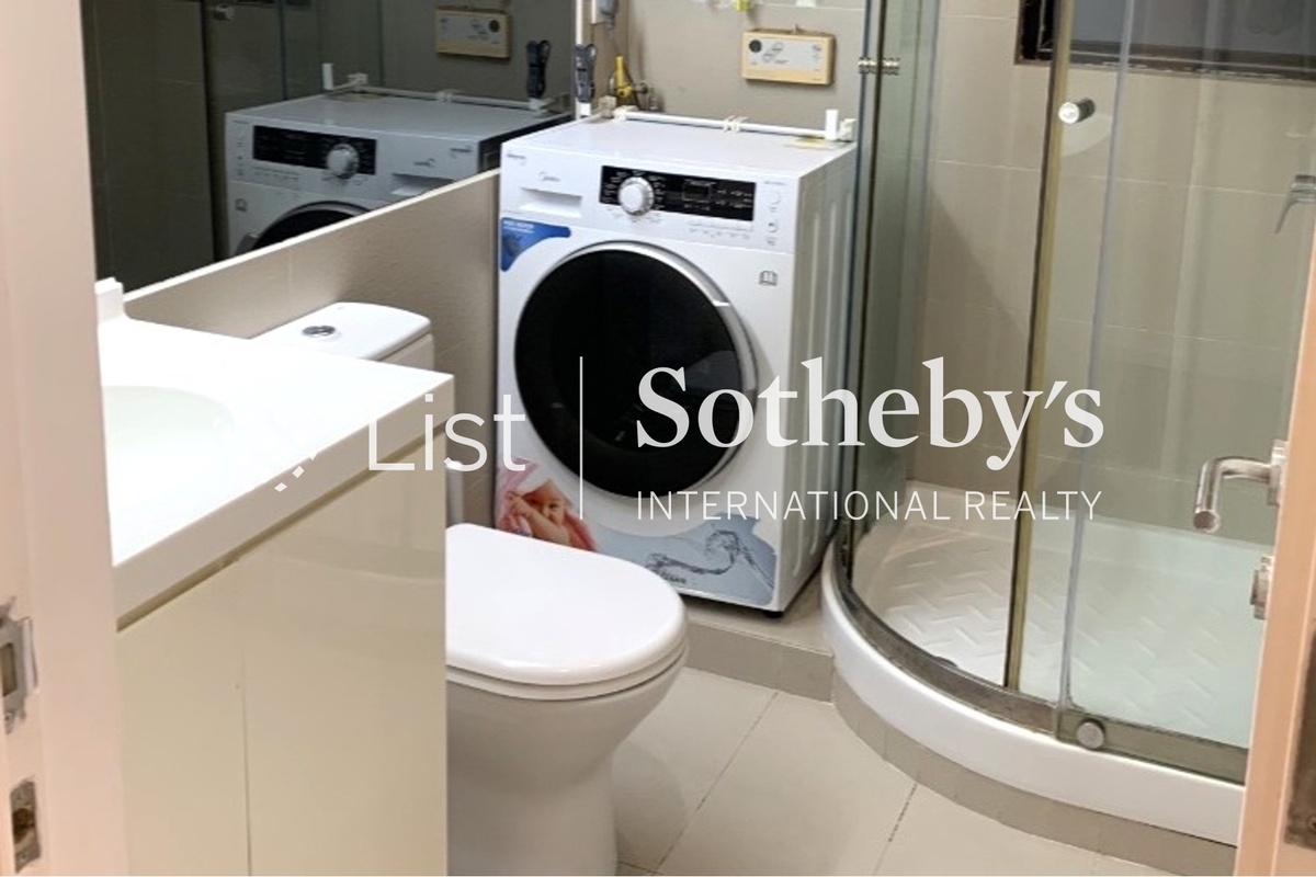 The Grand Panorama 嘉兆臺 | Guest Bathroom