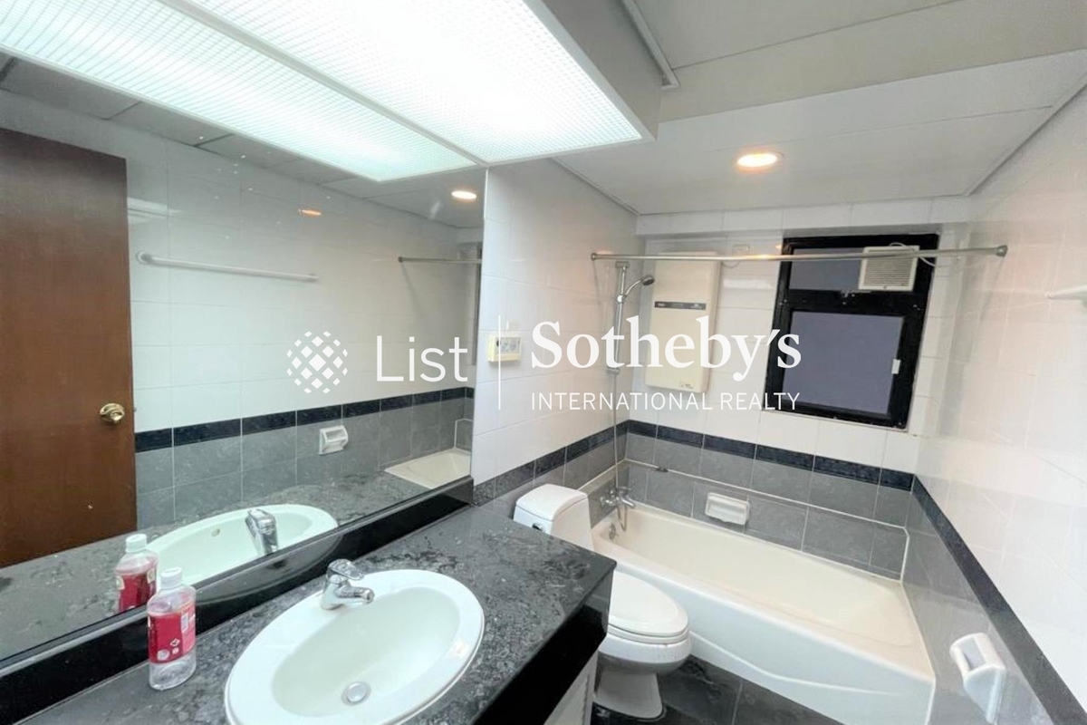 The Grand Panorama 嘉兆臺 | Guest Bathroom (photos are provided by the Landlord) 