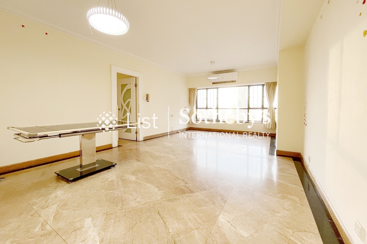 The Grand Panorama 嘉兆台 | Living and Dining Room