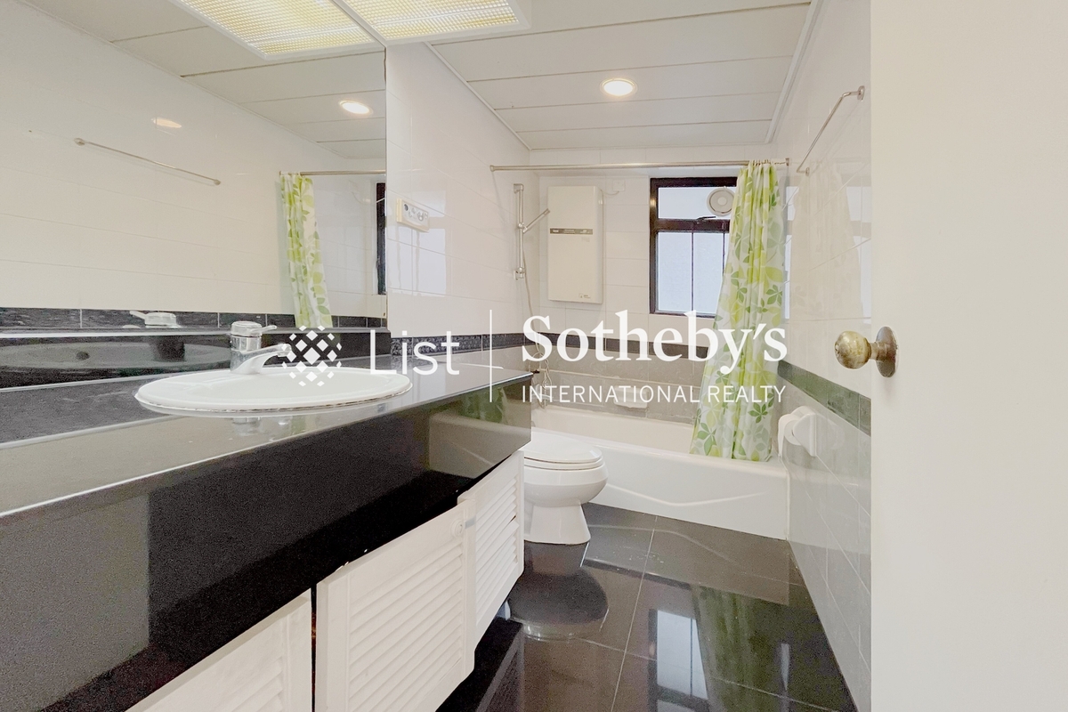 The Grand Panorama 嘉兆台 | Guest Bathroom