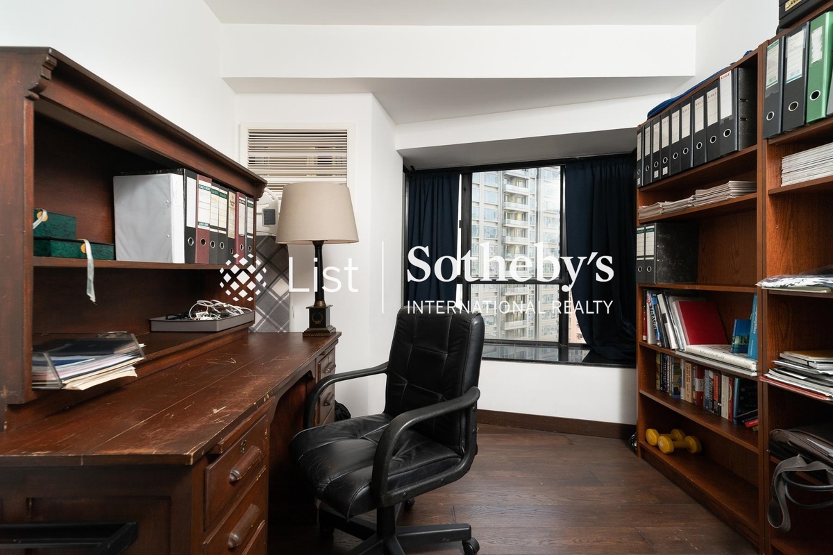 The Grand Panorama 嘉兆臺 | Third Bedroom