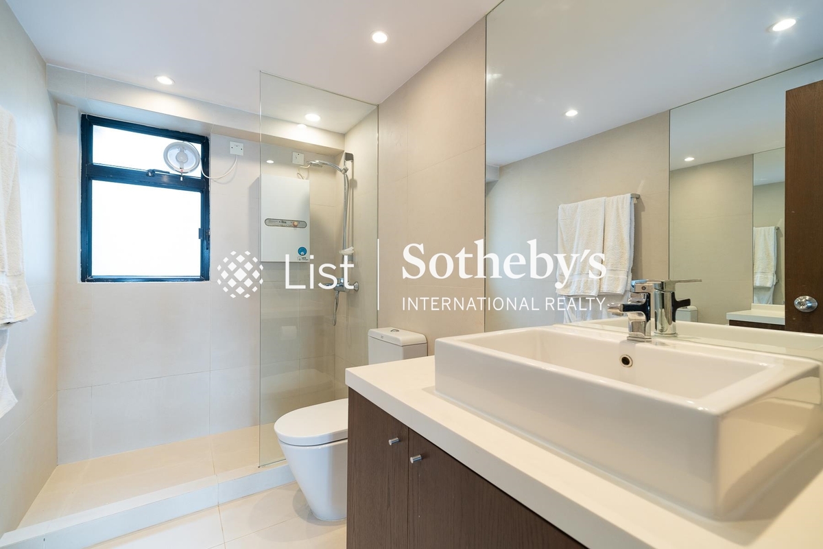 The Grand Panorama 嘉兆臺 | Master Bathroom