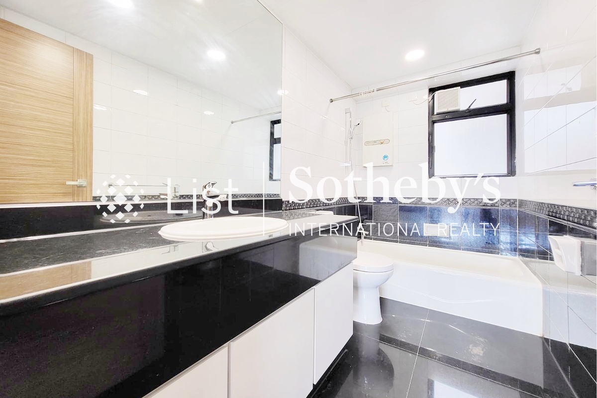 The Grand Panorama 嘉兆臺 | Master Bathroom