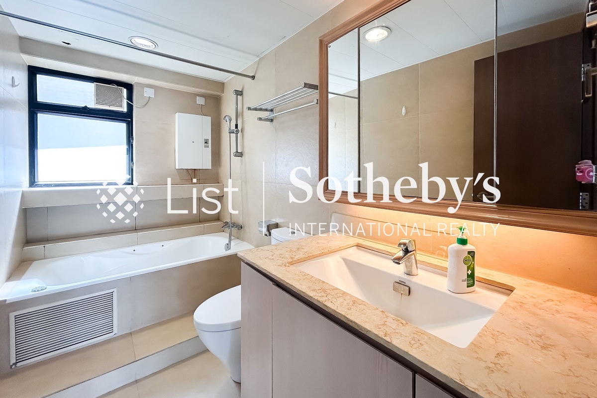 The Grand Panorama 嘉兆台 | Master Bathroom