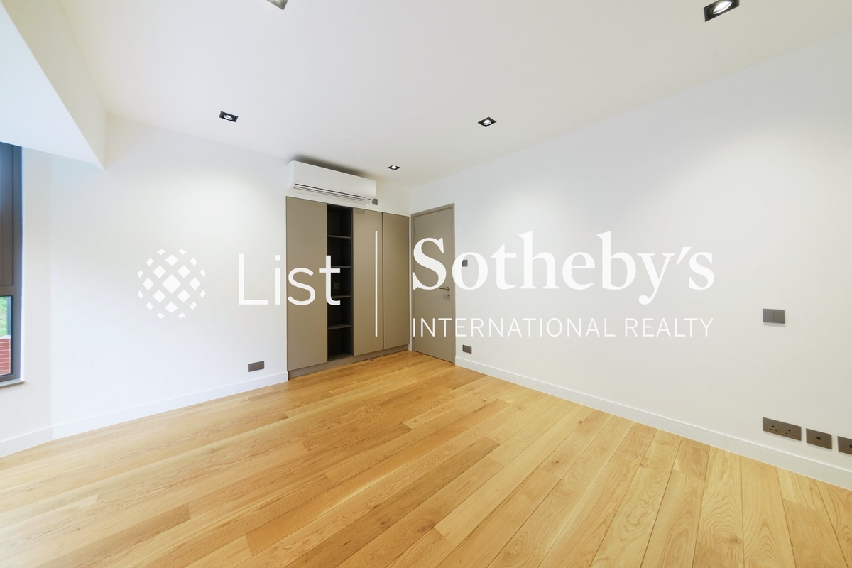 Altadena House Altadena House | Third En-suite Bedroom