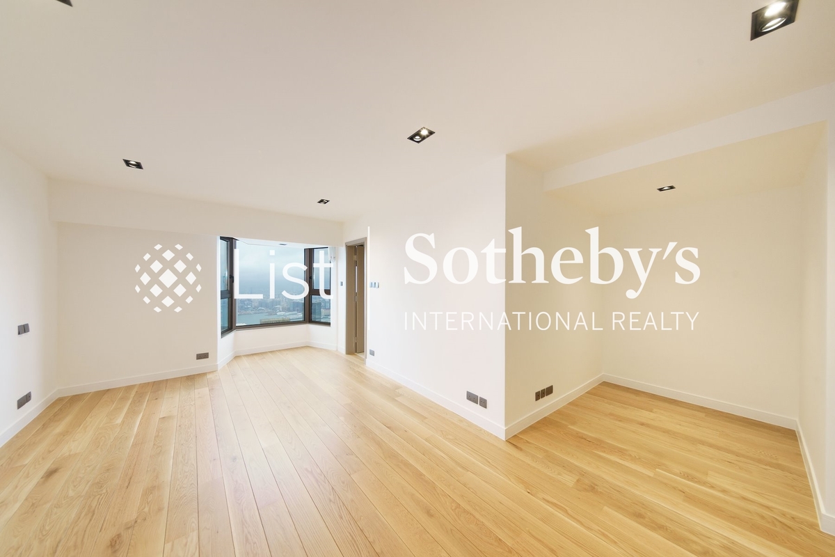 Altadena House Altadena House | Fourth En-suite Bedroom