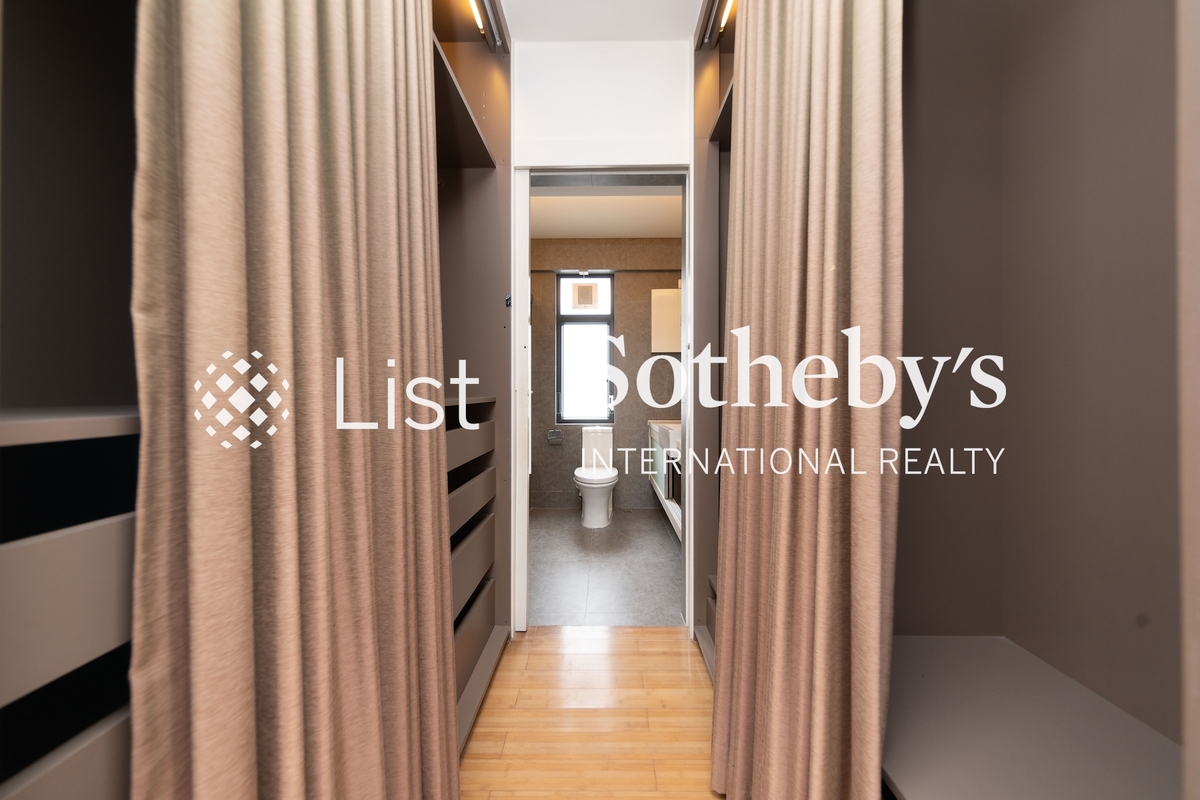 Kam Yuen Mansion 錦園大廈 | Walk-in Closet in Master Bedroom 