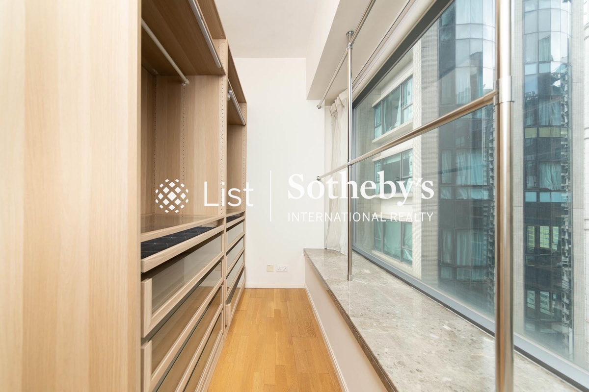 Seymour 懿峰 | Walk-in Closet in Master Bedroom