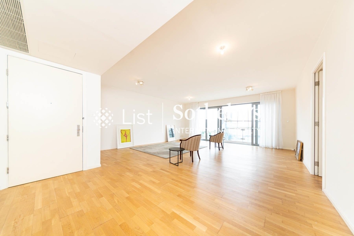 Seymour 懿峰 | Living and Dining Room