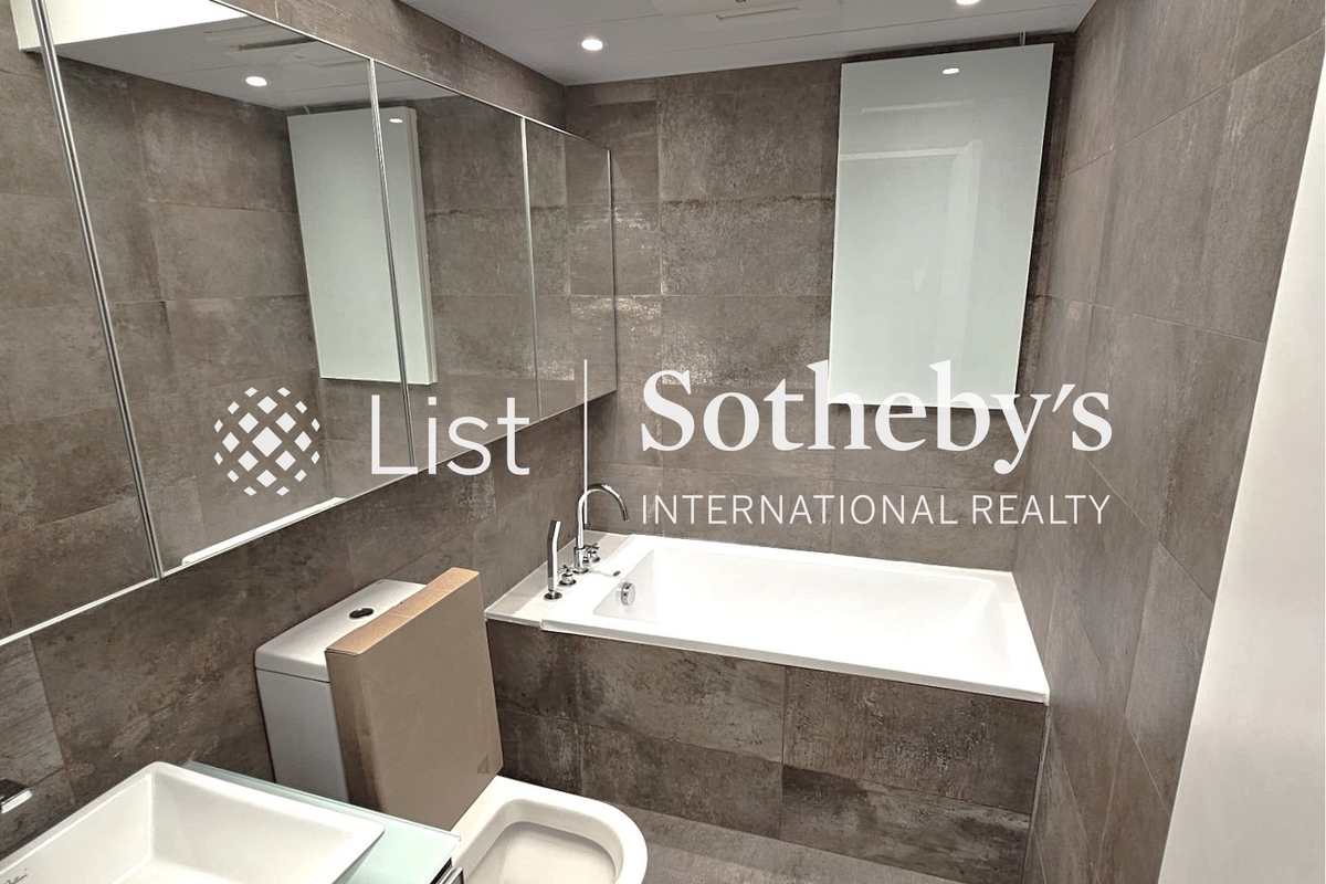 Broom Garden 蟠龍苑 | Master Bathroom