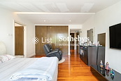 Pine Court 翠峰園 | Master Bedroom