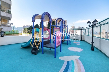 Trafalgar Court 大寶閣 | 