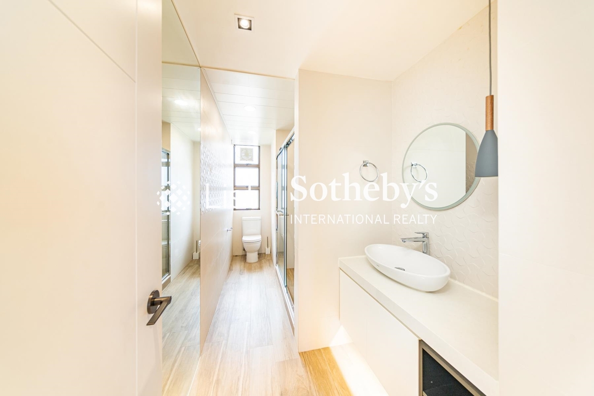 Trafalgar Court 大寶閣 | Guest Bathroom