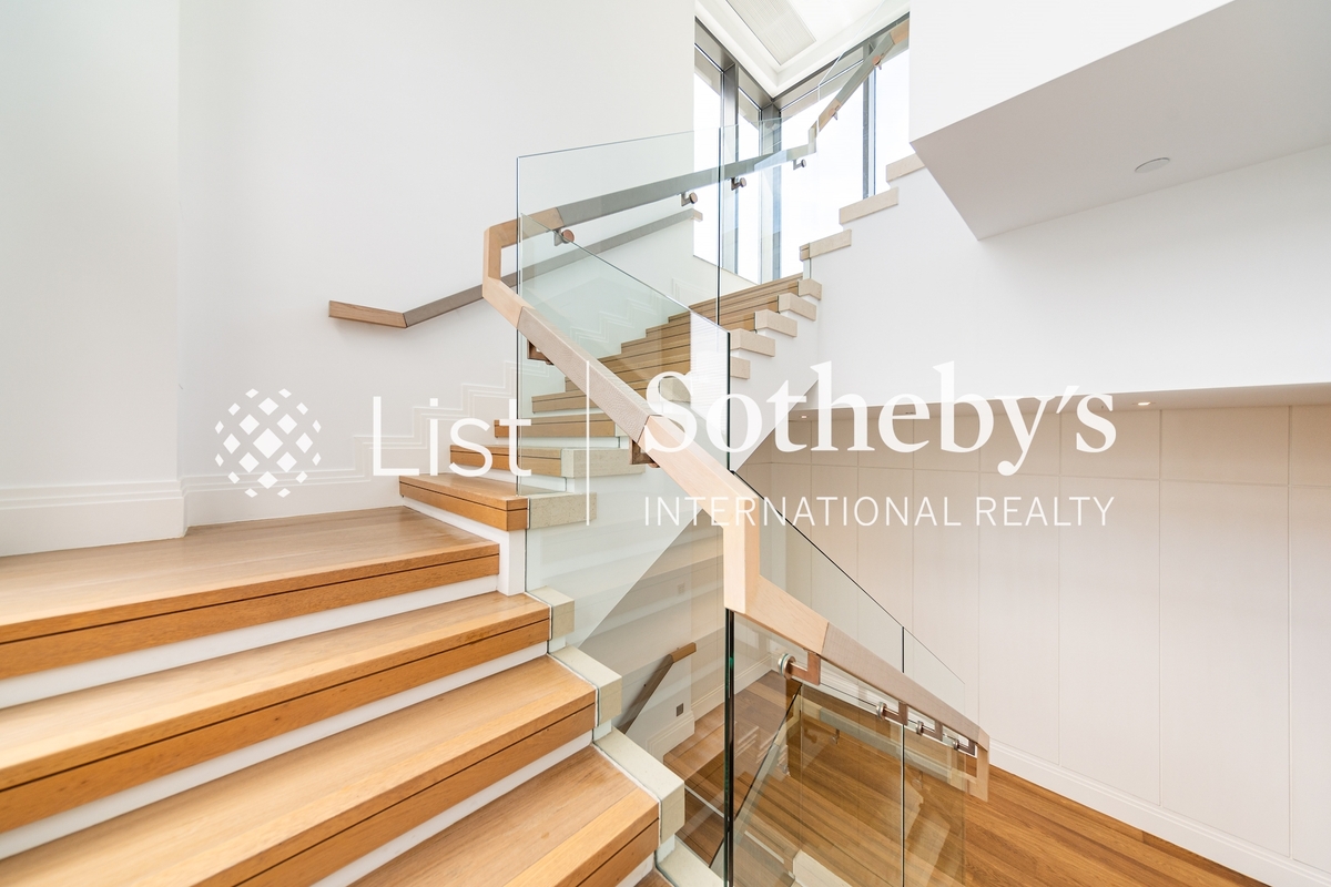 7-15 Mount Kellett Road 加列山道7-15號 | Internal Staircase