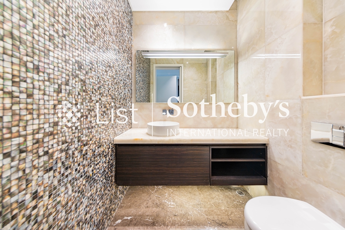 7-15 Mount Kellett Road 加列山道7-15號 | Guest Powder Room