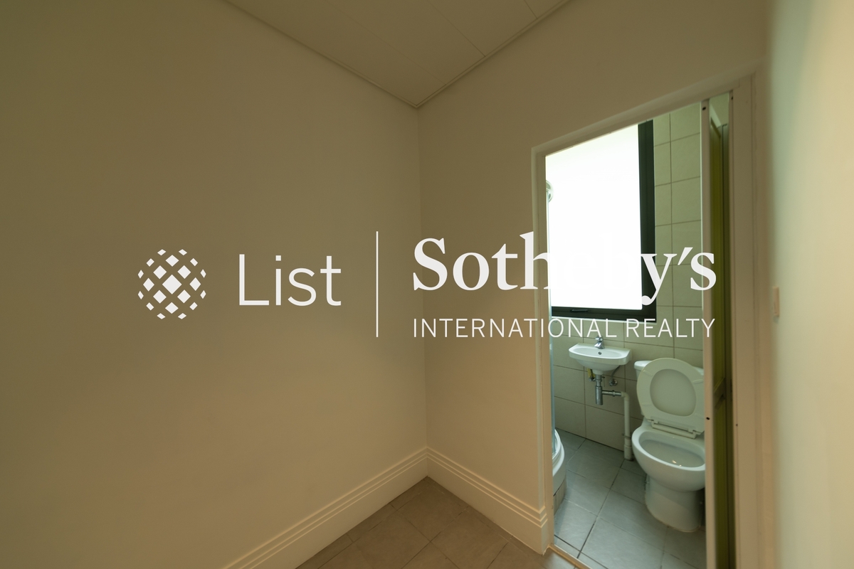 7-15 Mount Kellett Road 加列山道7-15號 | Maid's Room on First Floor