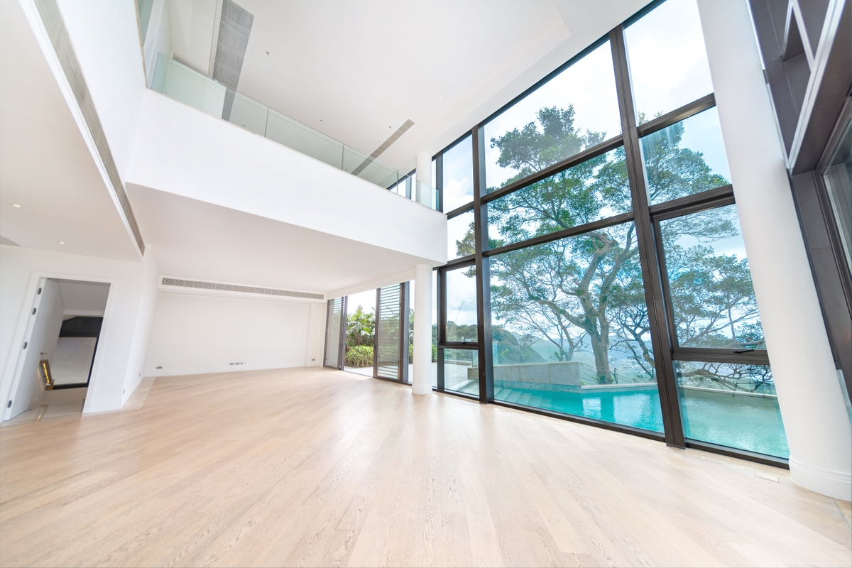 7-15 Mount Kellett Road 加列山道7-15號 | Living and Dining Room