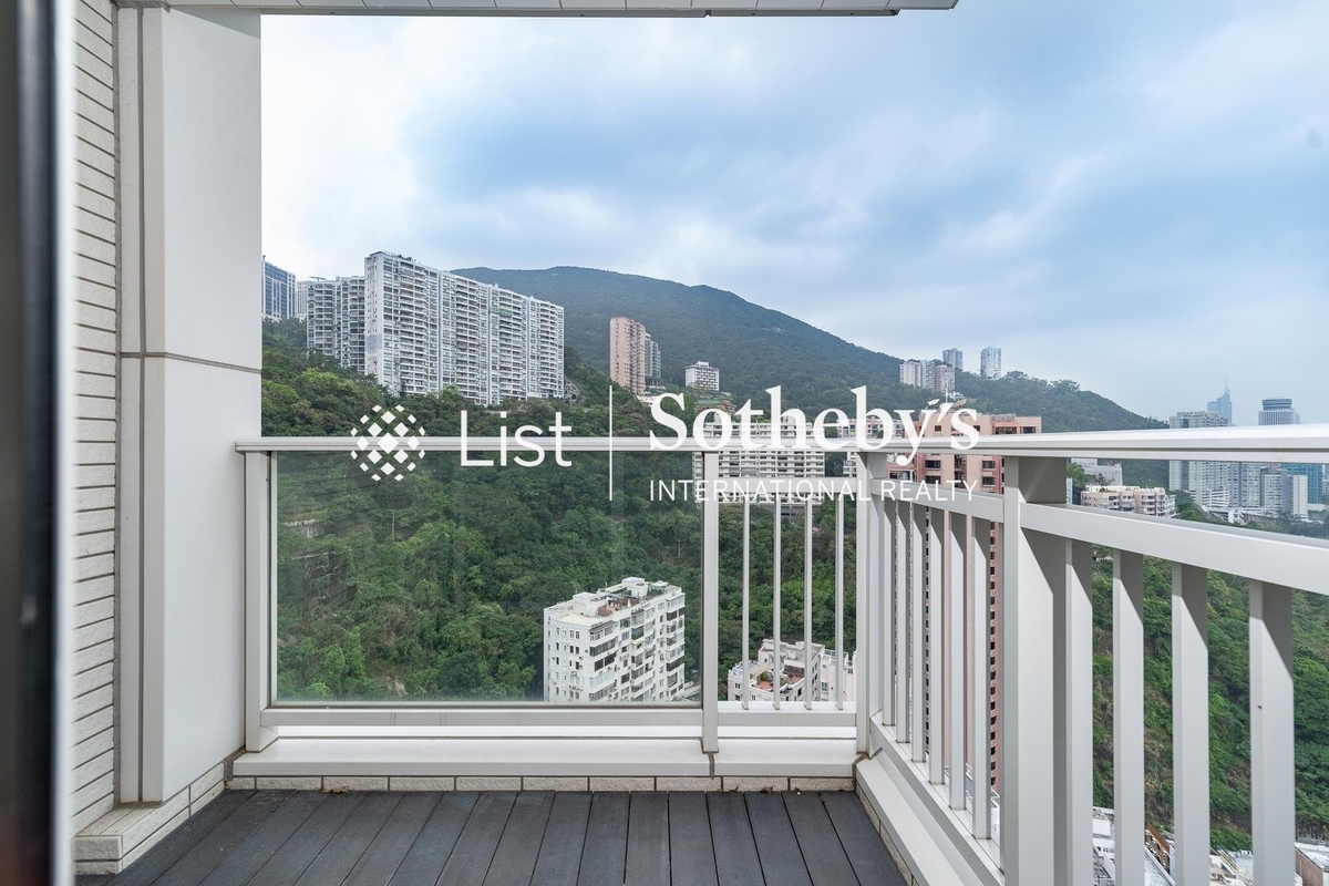 The Altitude 纪云峰 | Balcony off Living and Dining Room