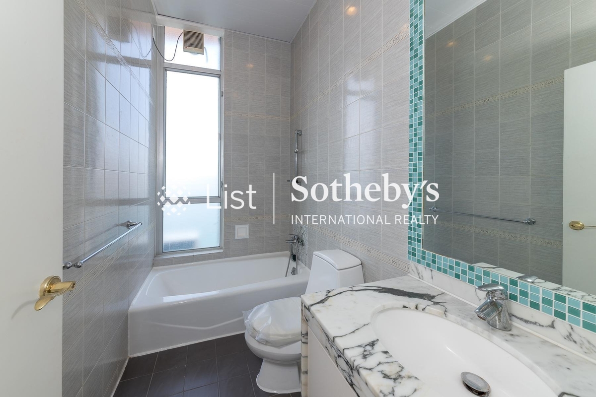 Redhill Peninsula 紅山半島 | Second Ensuite Bathroom