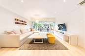 Realty Gardens 聯邦花園 | Living and Dining Room
