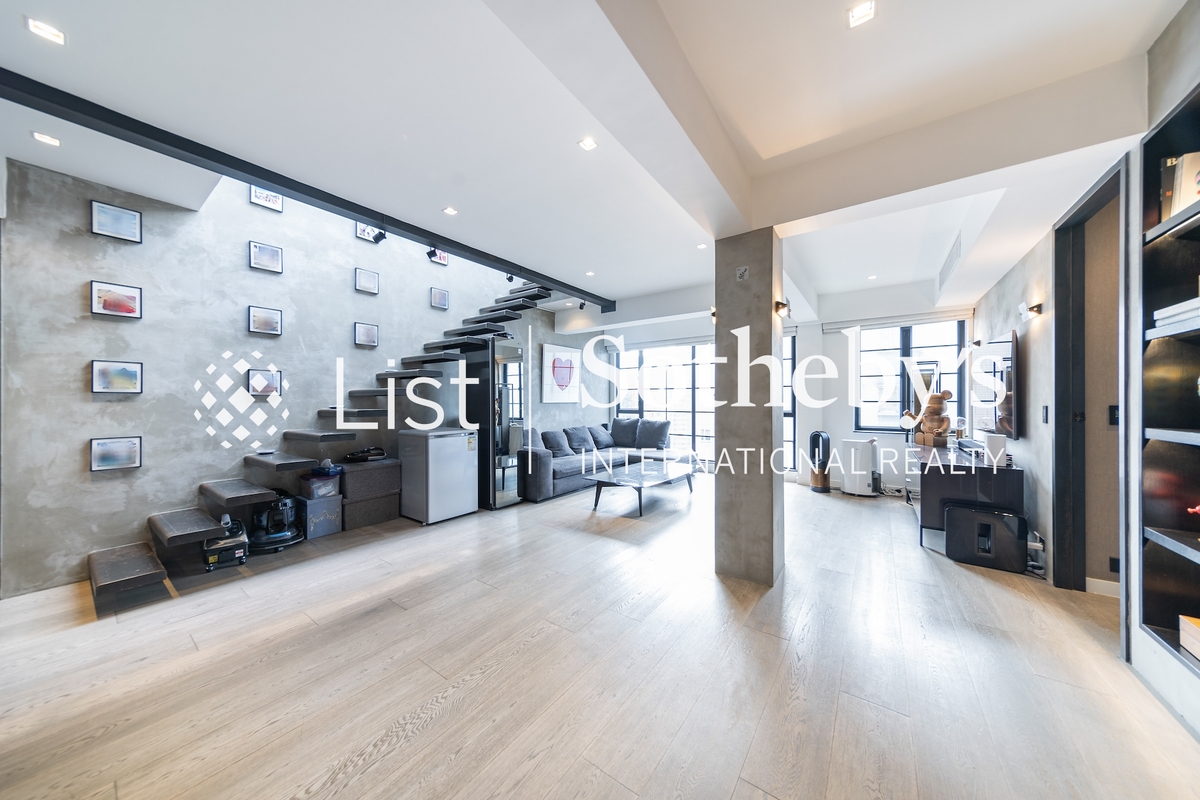 Merry Court 美麗閣 | Living and Dining Room